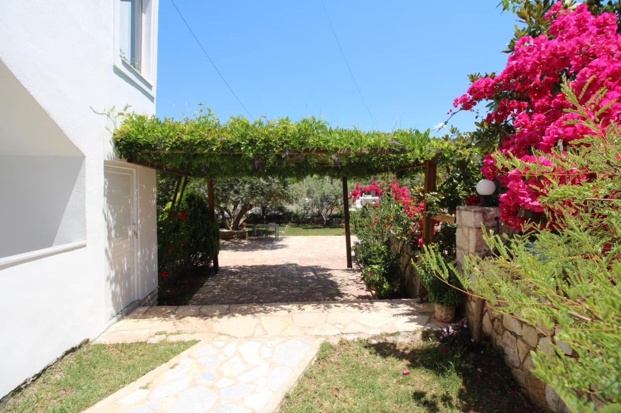 Hotel Villa Ambra Ksamil Exterior photo