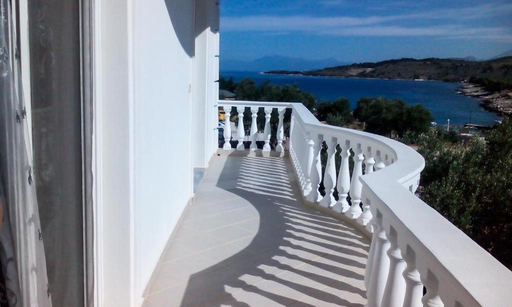 Hotel Villa Ambra Ksamil Exterior photo
